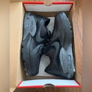 Nike Air Max Excee Size 11.5 (mens)